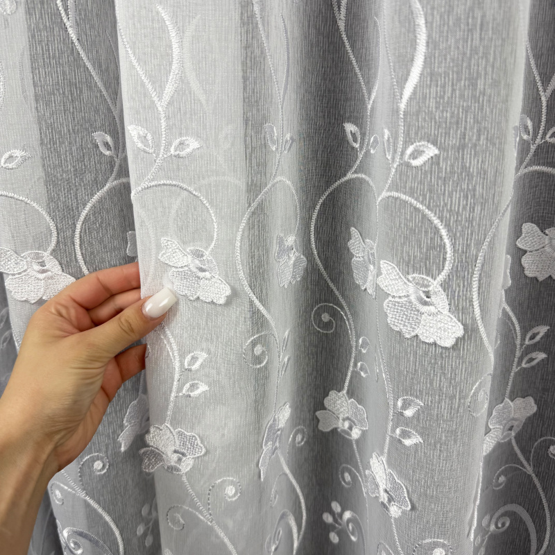 Ervi Luxusní bílá záclona s výšivkou - 2091, metráž