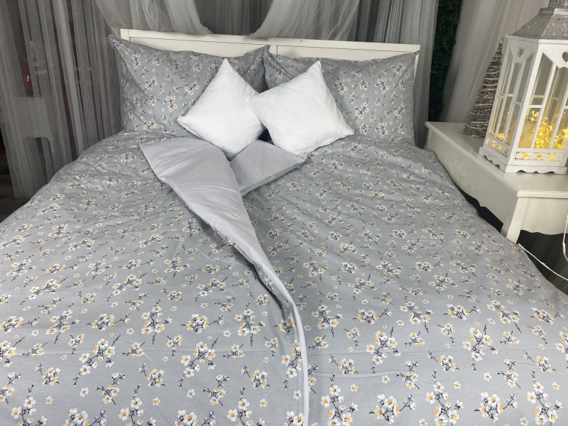 Ervi povlak na polštář bavlněný Třešňový květ na šedém