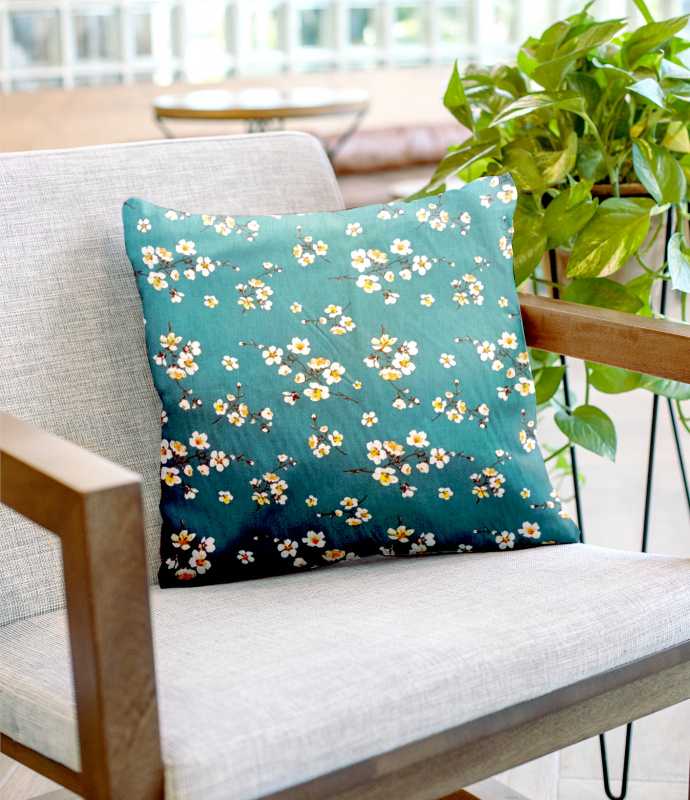 Ervi povlak na polštář bavlněný Třešňový květ na tyrkysovým