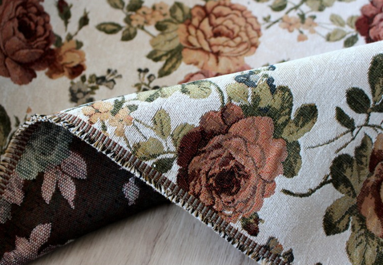 Ervi gobelinový běhoun na stůl velké růže gold cream