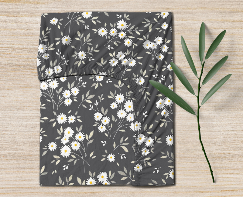 Ervi Bavlněné napínací prostěradlo - kytice sedmikrásek