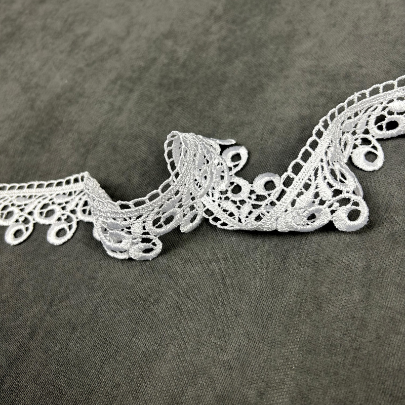 Krajka bíla - 70530 šíře 40 mm , metráž