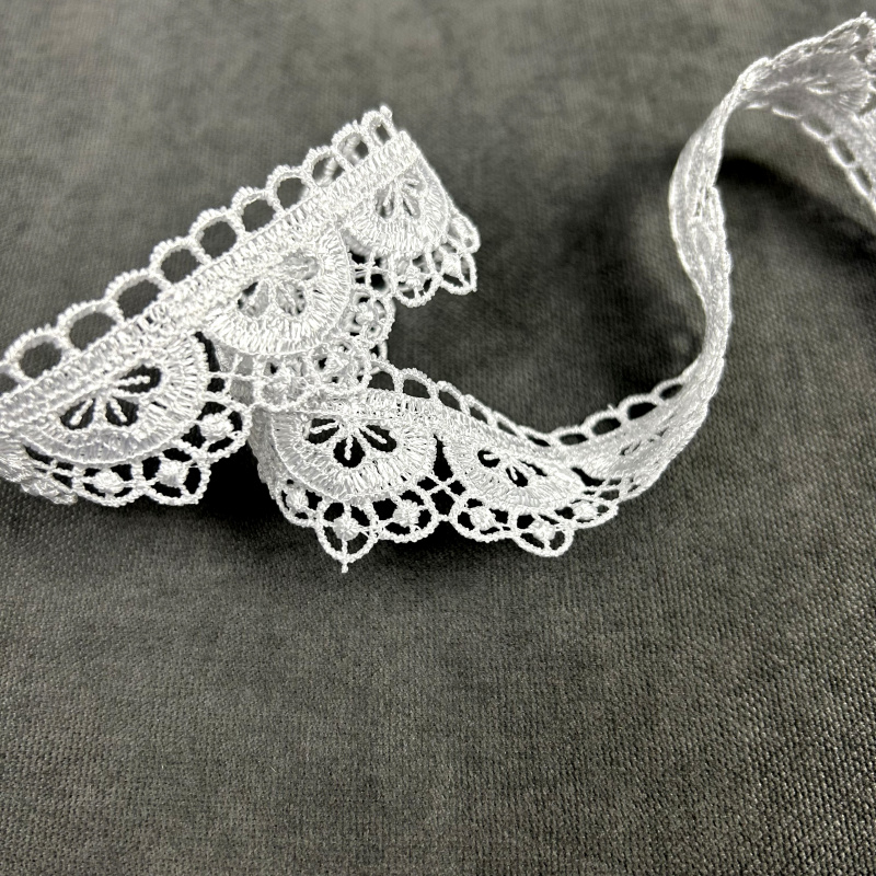 Krajka bíla - 74054 šíře 30 mm , metráž